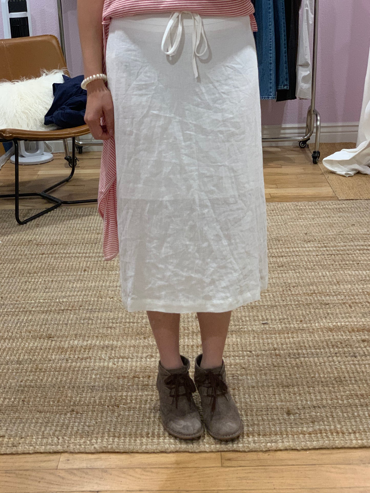 Knee-length cotton-linen skirt