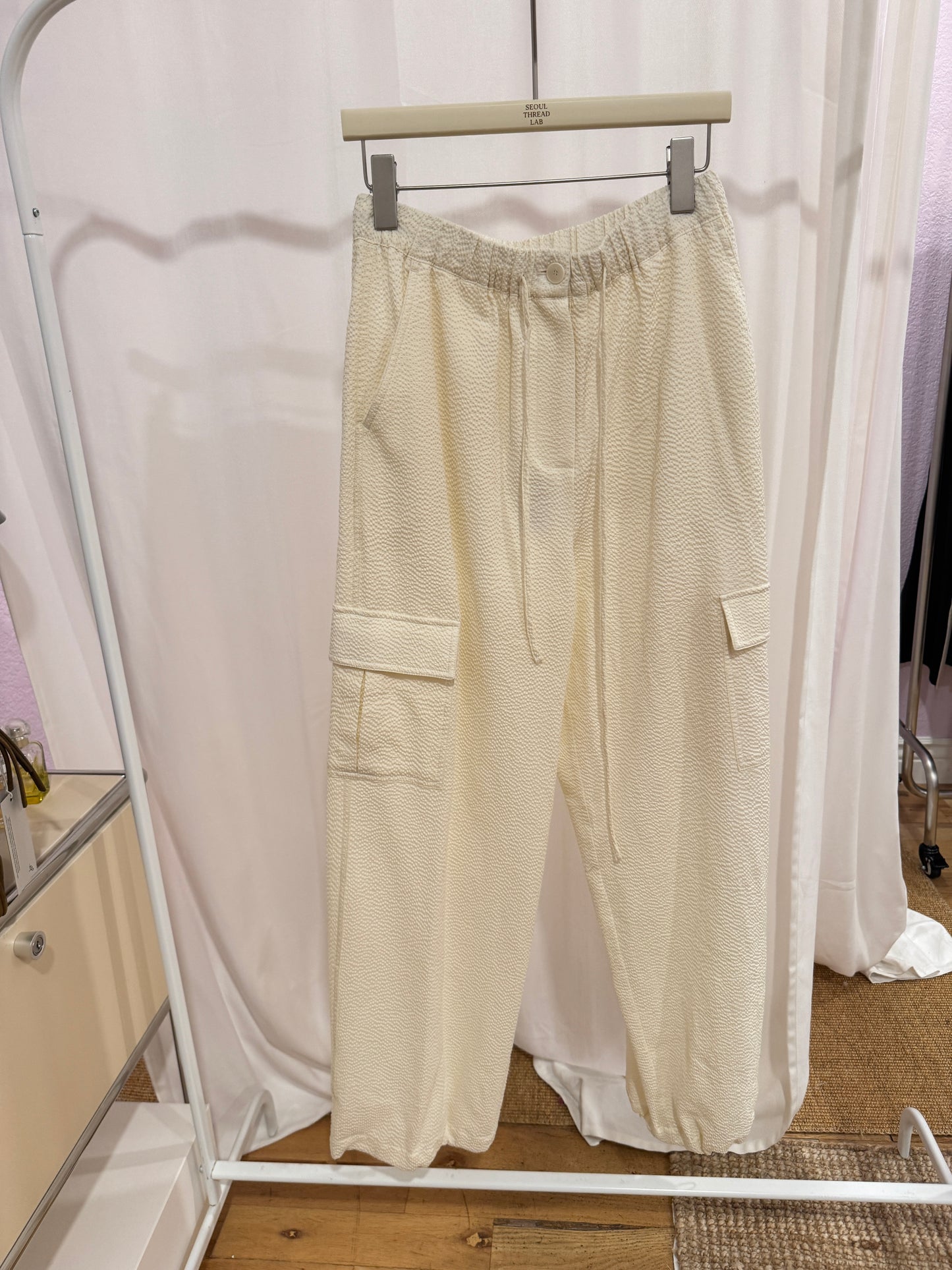 The Mohhe textured utility long pants