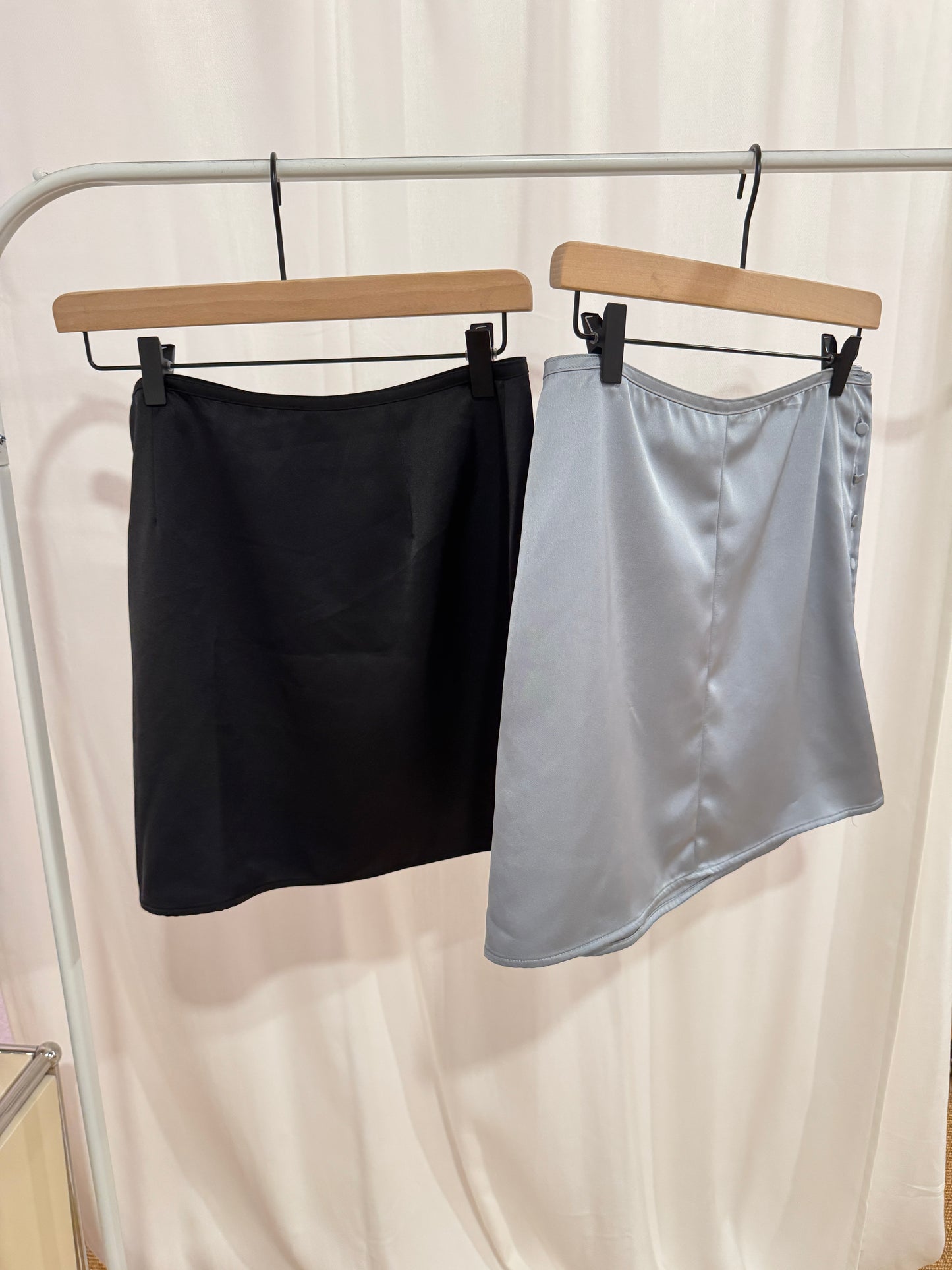 Mini skirt made from acetate fabric