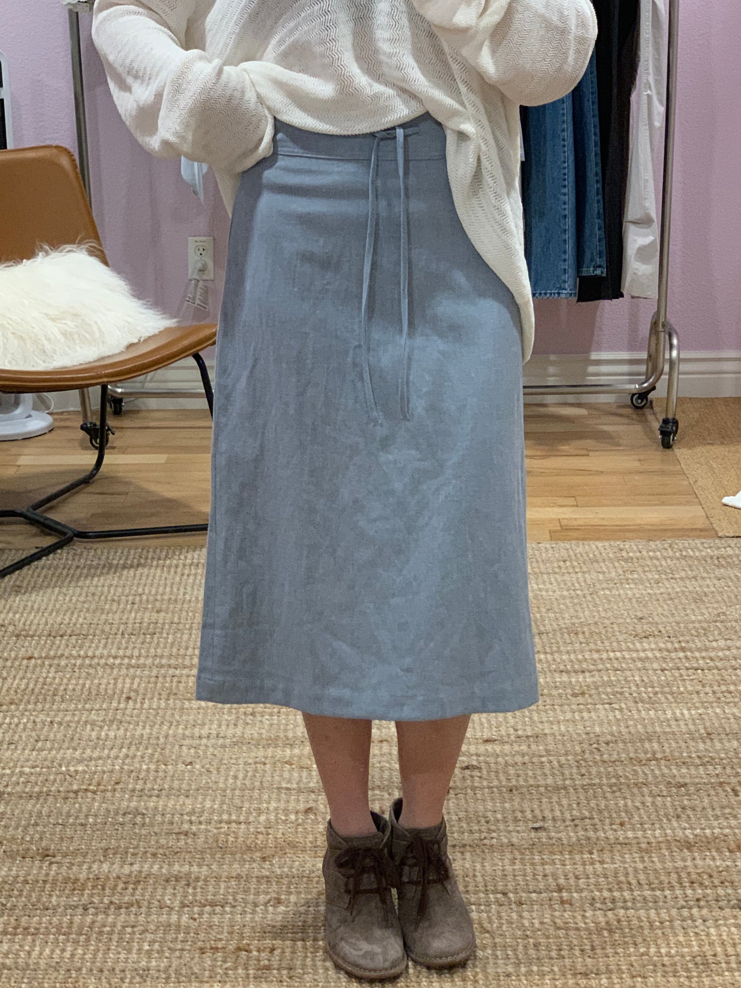Knee-length cotton-linen skirt